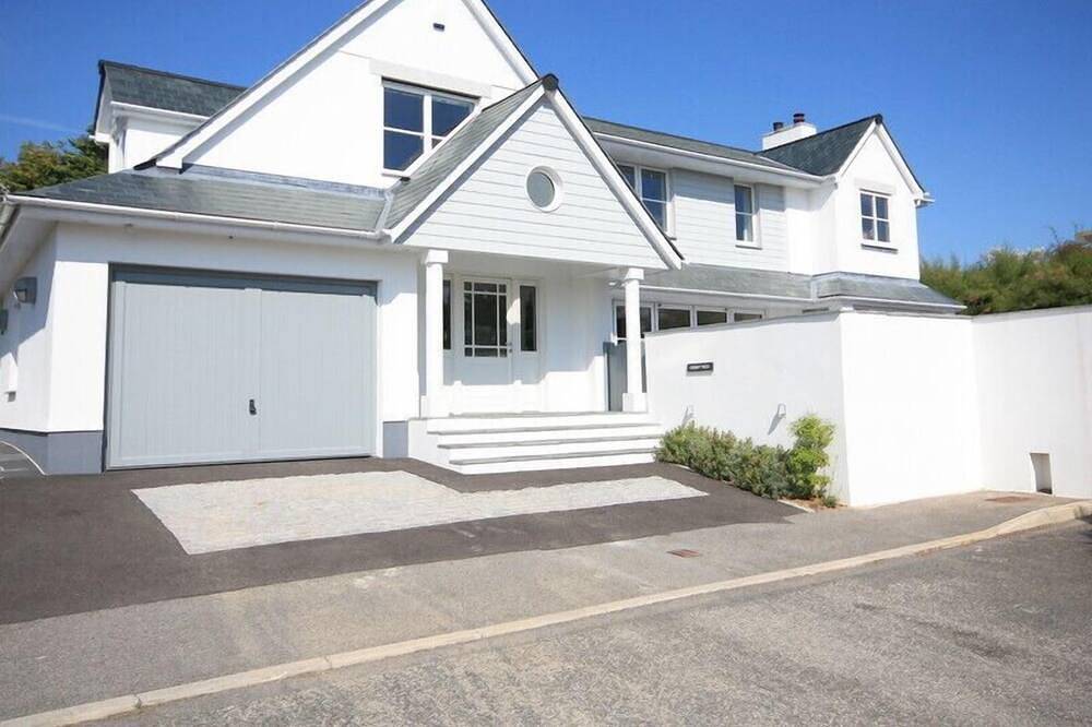 Cottage for 9 People in Rock, St Minver Lowlands