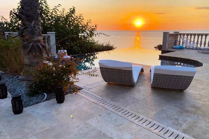 Location de vacances pour 8 personnes, avec terrasse à Brando