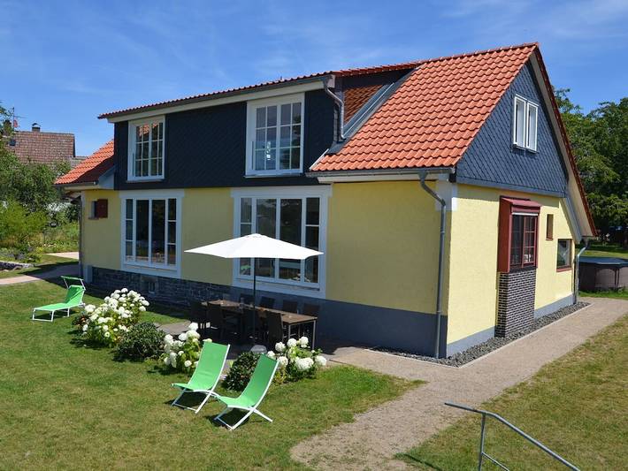 Ferienhaus mit 4 Schlafzimmer in Freiensteinau, Vogelsberg Region