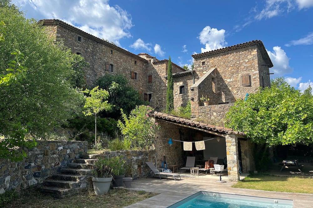 Ferme de caractère rénovée au pied des Cévennes avec Piscine in Générargues, Parc national des Cévennes