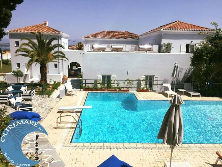 Chambre d’hôte pour 2 personnes, avec piscine ainsi que vue et jardin dans Spetses