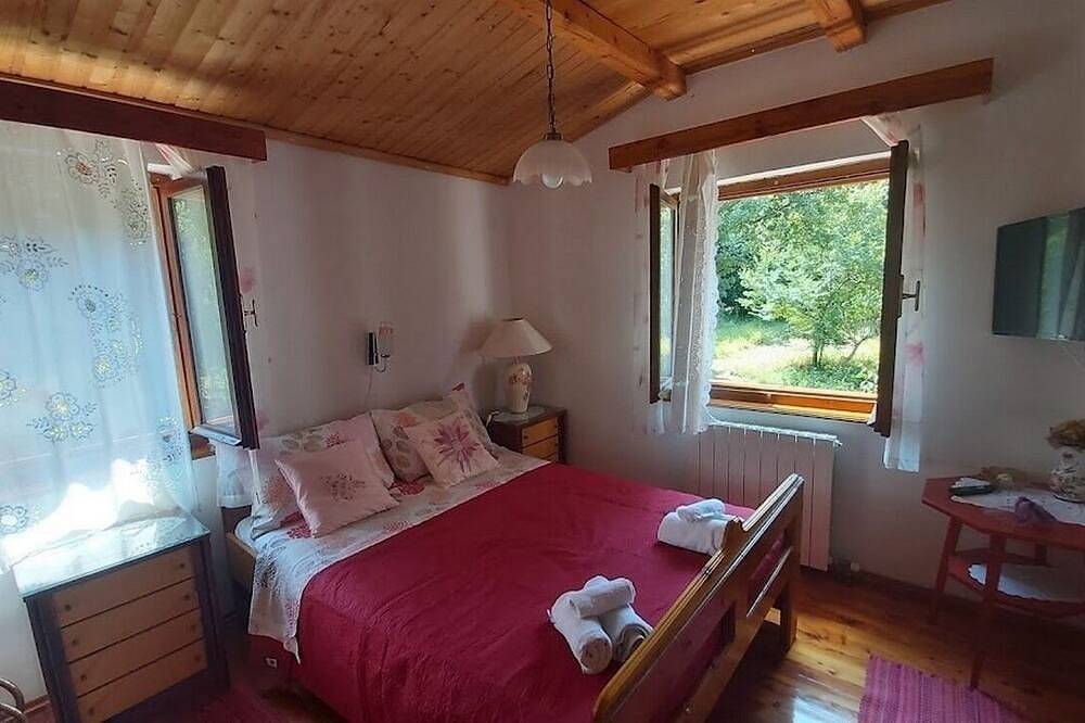 Ganze Wohnung, 2-Zimmer-Ferienwohnung mit Terrasse und Meerblick Merag, Cres in Cres Stadt, Cres
