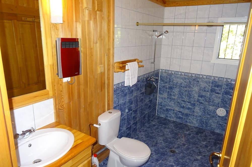 L'Iparla, wooden chalet in Cobadena-Borda! in Mouguerre, Bayonne region