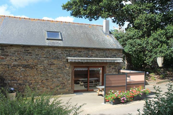 Gîte pour 4 personnes, avec jardin à Hénanbihen - 2