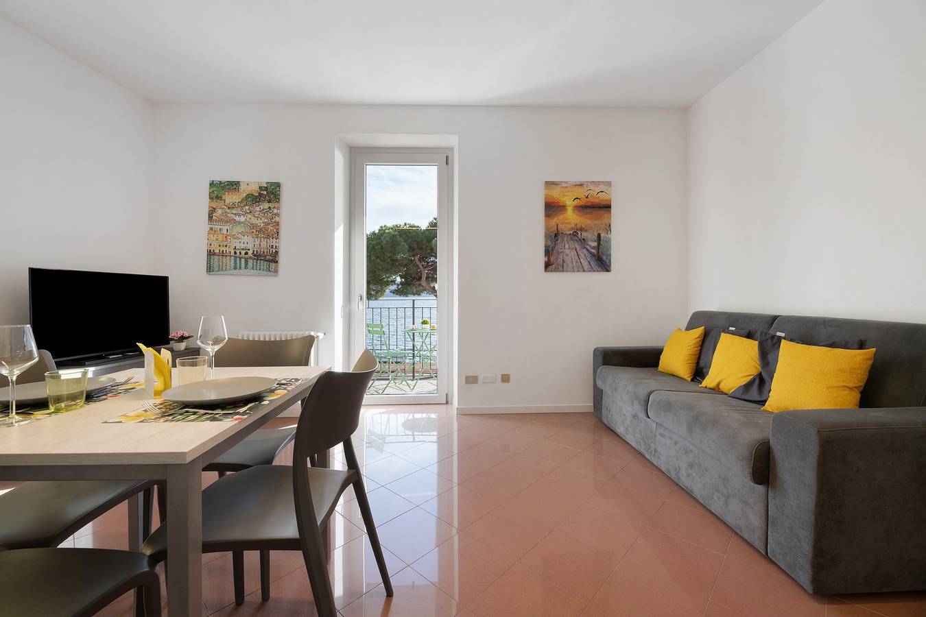 Ganze Wohnung, Ferienwohnung 'Seeblick' mit Seeblick, Balkon und Wi-Fi in Domaso, Comer See