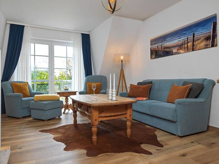 Ganze Wohnung, Ferienwohnung Kleine Krabbe mit Balkon und großem Garten nahe dem Strand in Gollwitz, Nordwestmecklenburg (Wismar und Umgebung)