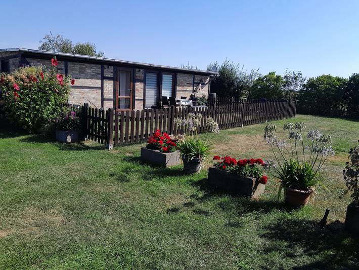 Bungalow für 4 Personen, mit Garten und Seeblick im Stettiner Haff