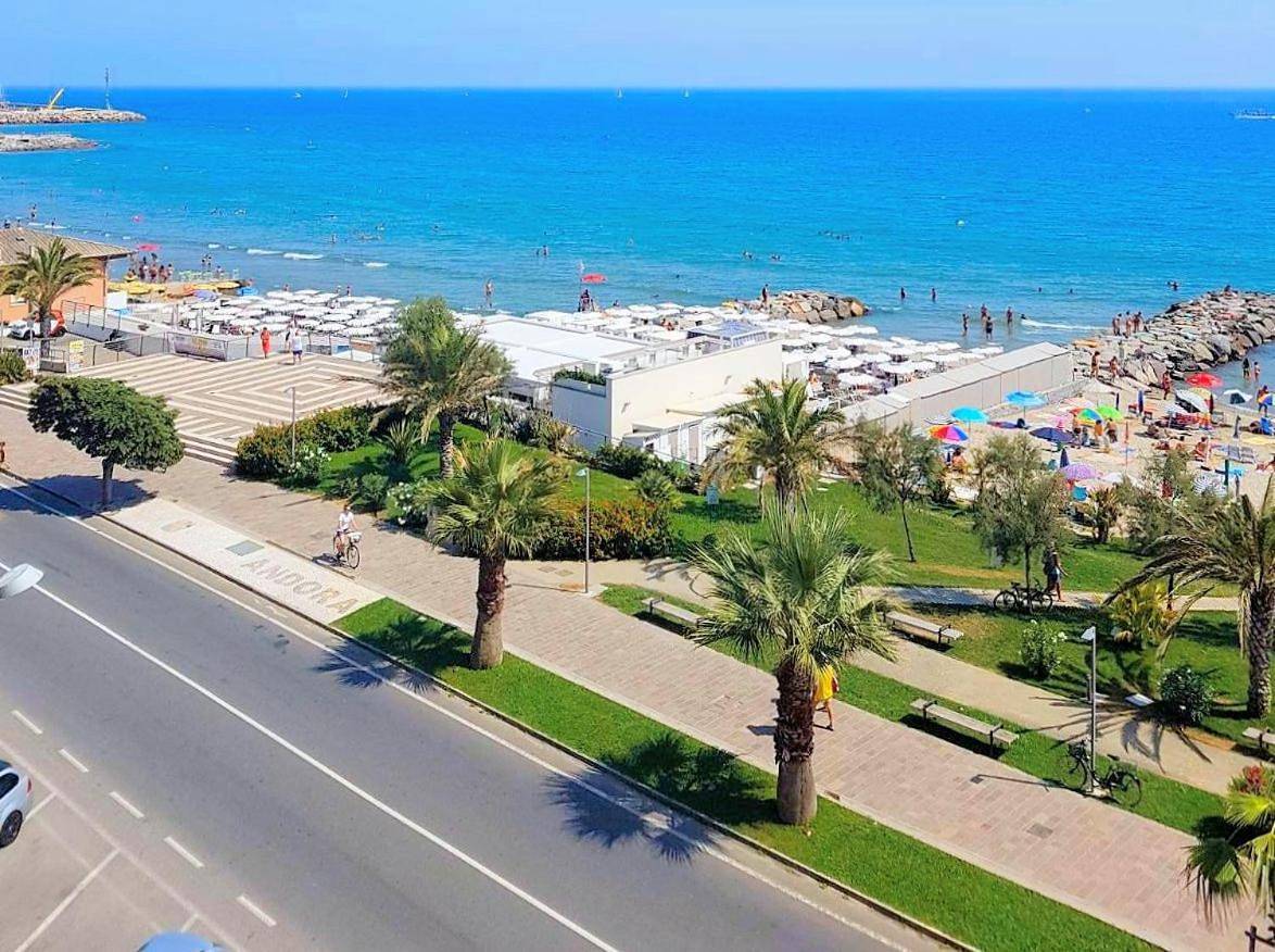 Ganze Wohnung, Aurelia 158 Int 8 Frontemare 2 in Andora, Riviera di Ponente