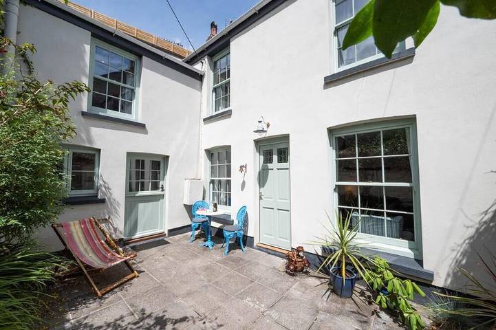 Cottage for 4 people, with pets in Polruan