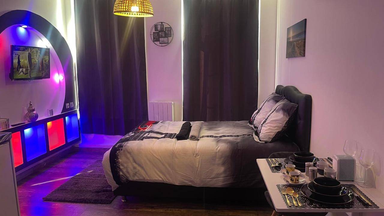 Double Room with Private Bathroom in Douai, Département Nord