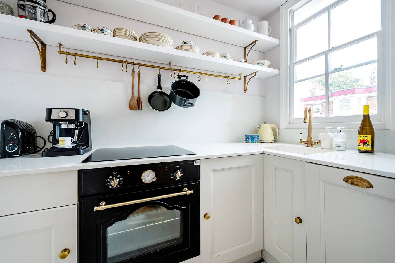 Entire apartment, Highlife and Islington - by Out of Office Lifestyle in Islington, London