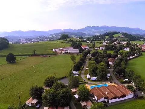 Mobilhome pour 6 Personnes in Ascarat, Région de Bayonne