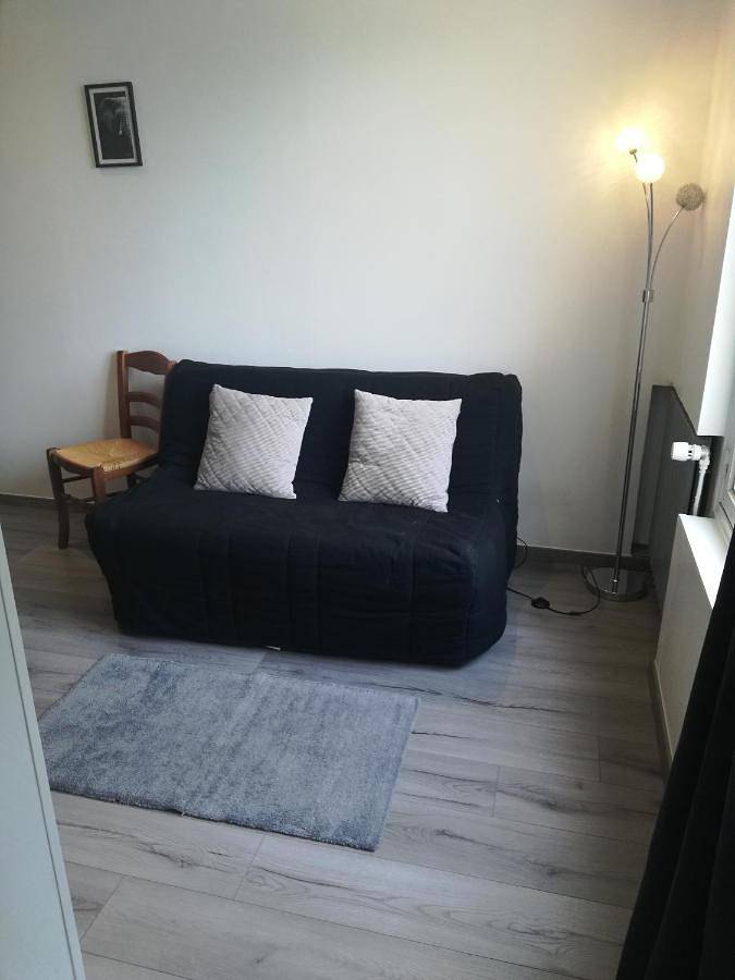 Gîte pour 3 personnes, avec terrasse dans Gare De Chambery Challes Les Eaux - 2