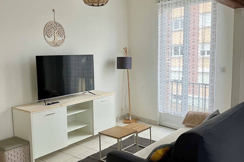 Entire apartment, Large, well-located T3 with 2 bathrooms in Sens, Yonne