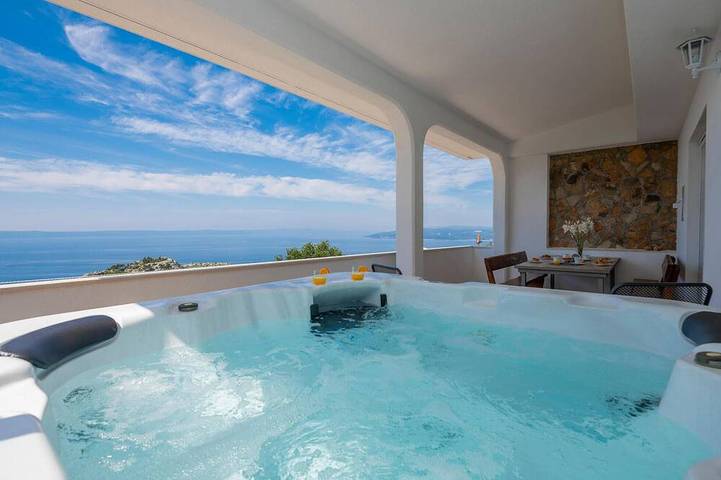 Ferielejlighed for 8 personer, med jacuzzi - 1