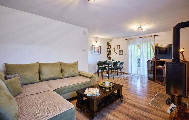Charmante 2-Zimmer-Wohnung mit Terrasse, Grill und in der Nähe des Flusses Kupa in Sisak-Moslavina