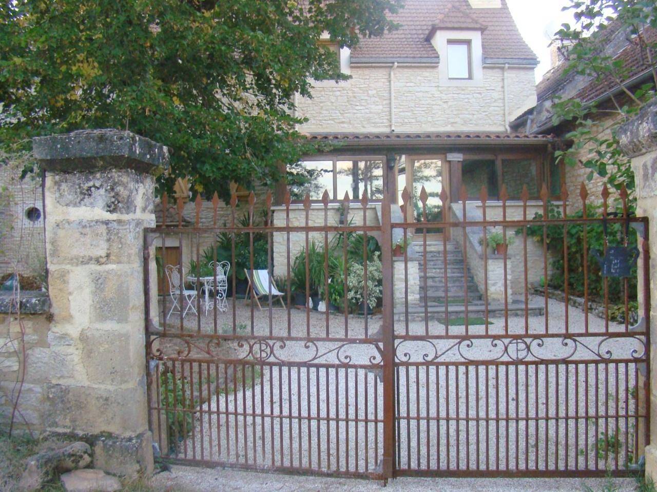 Le tilleul à fleurs in Dégagnac, Quercy