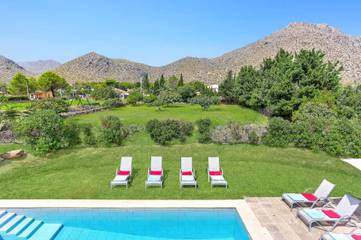 Villa in Playa del Port de Pollença, Pollença für 8 