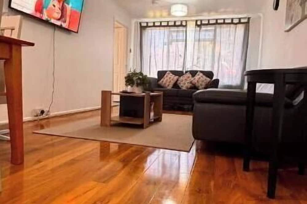 Modern 3-Bedroom Home in Bletchley| Long Stay Friendly |Free Parking & Fast Wifi in Milton Keynes, Südostengland