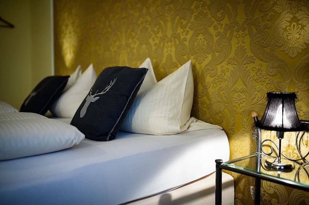 Ganze Wohnung, Large apartment with mountain views of Klostergut in the middle of nature! in Huglfing, Pfaffenwinkel