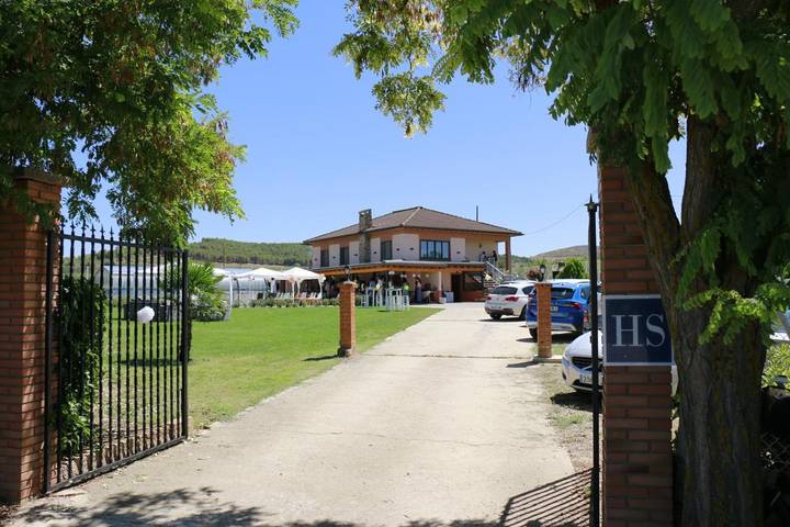 Casa rural para 22 personas, con Terraza y Jardín además de Piscina y Vistas en Comunidad de Calatayud - 2