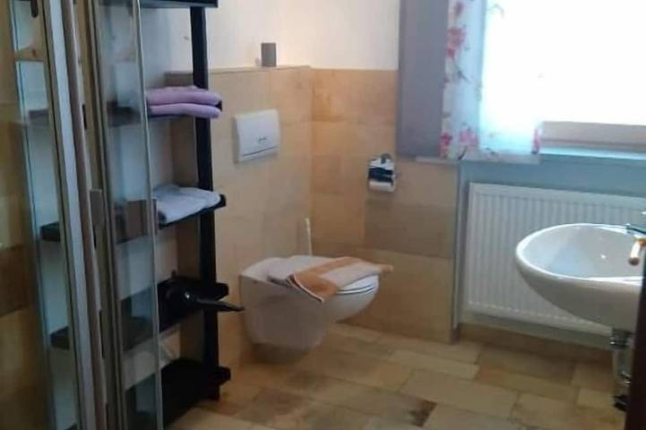 Ganze Wohnung, Gemütliches Feriendomizil (45 m2) im Bayerischen Wald mit Streichelzoo in Röhrnbach, Ostbayern