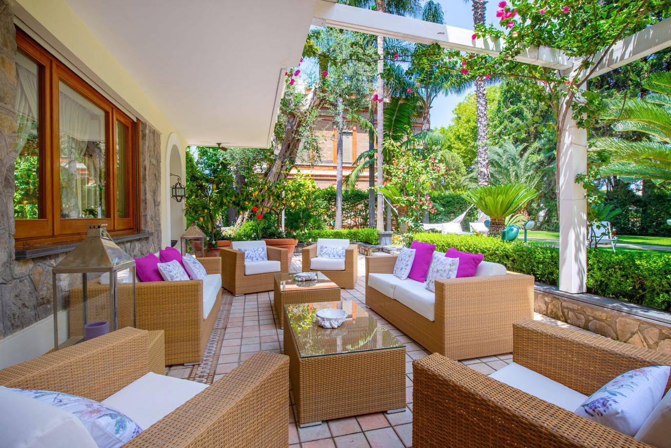 Villa in Sorrento Center | gardens & outdoor space in Spiaggia pubblica di Sorrento, Sorrento