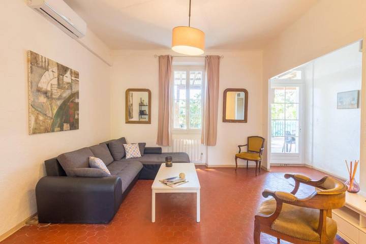 Location de vacances pour 6 personnes, avec jardin et vue dans Plage Du Pradeau - 2