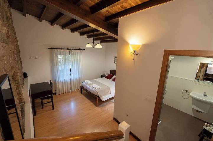 Rio Sarela Haus für 8 Personen (10 in einem zusätzlichen Doppelbett) in Santiago de Compostela, La Coruña Provinz