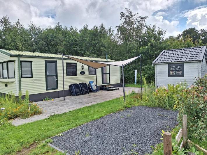 Camping voor 4 personen, with terras and zwembad as well as uitzicht in Twente