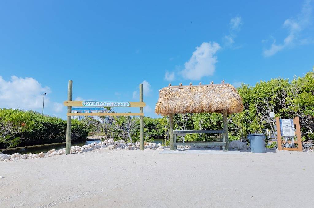 Ganze Wohnung, Tranquility by the Sea [Ocean Pointe 2407] in Tavernier, Monroe County