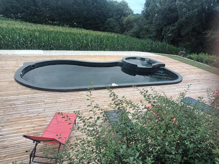 Location de vacances pour 7 personnes, avec Jacuzzi et Terrasse ainsi que Jardin et Piscine à Proissans - 3