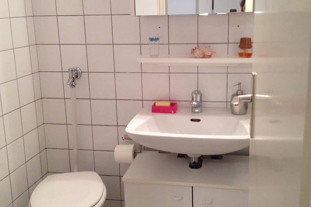 Ganze Wohnung, Einliegerwohnung 30m² in Eppelheim, vor den Toren von Heidelberg + Schwetzingen in Eppelheim, Rheinebene