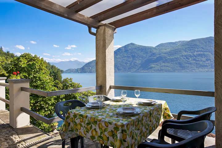 Gîte pour 4 personnes, avec vue ainsi que vue sur le lac et balcon dans Piémont - 3