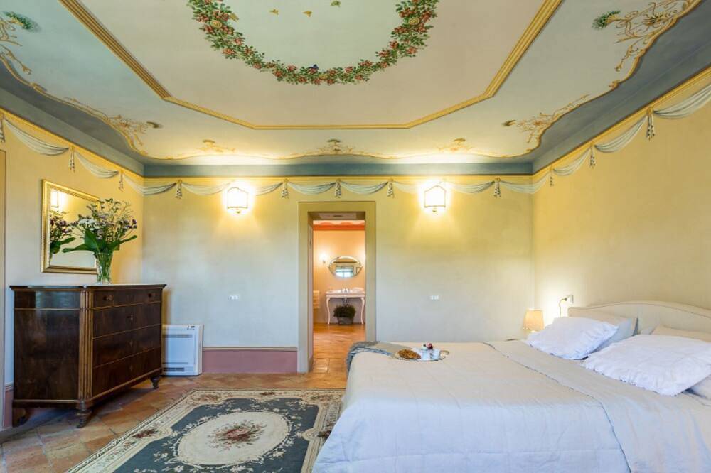 Splendid Villa for 12. Pool, outdoor Jacuzzi 25-hectare Park, Hunting, Fishing in Monterchi, Valtiberina