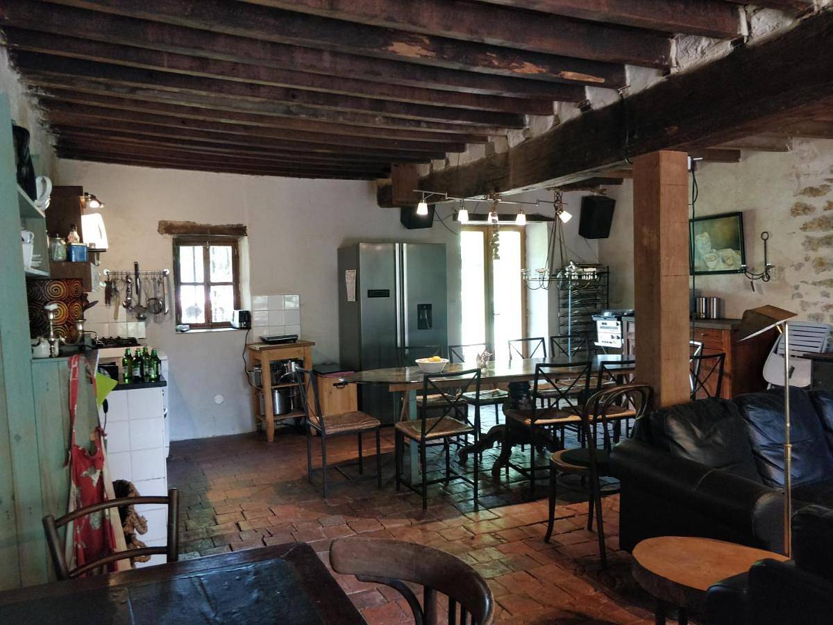 La Vache chambre 1001 nuits in Crux-la-Ville, Nièvre