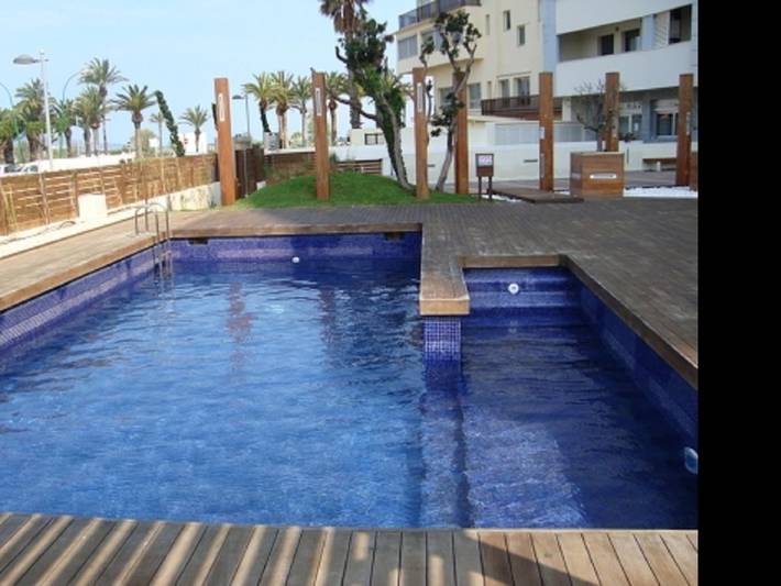 Gîte pour 8 personnes, avec jardin ainsi que piscine et vue sur l’océan, adapté aux familles à Empuriabrava - 3