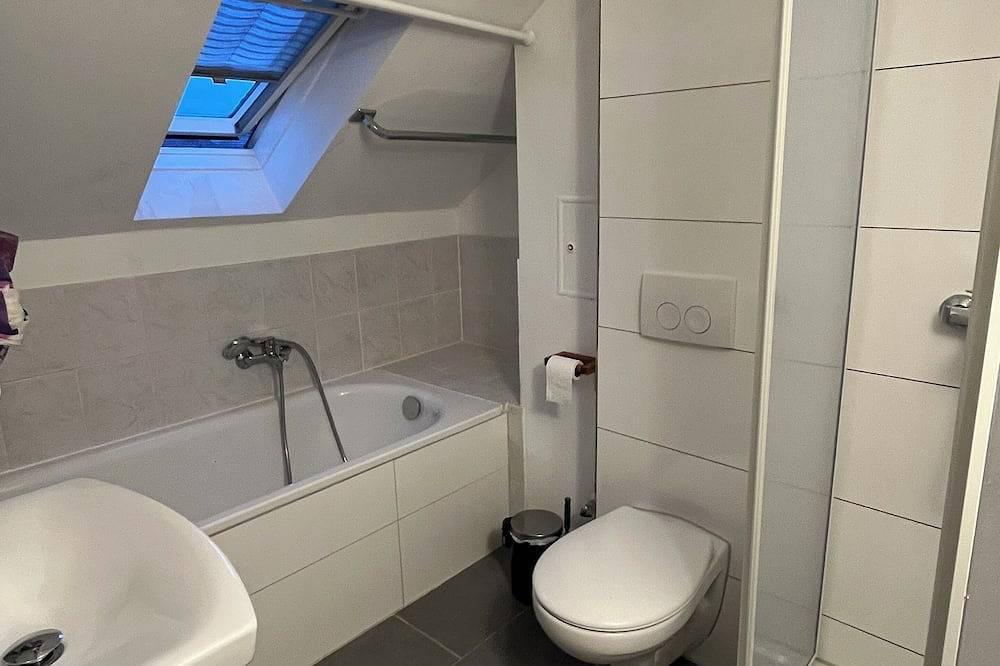 Ganze Wohnung, Gemütliche Dachgeschosswohnung in ruhiger Lage in Nürnberg, Franken