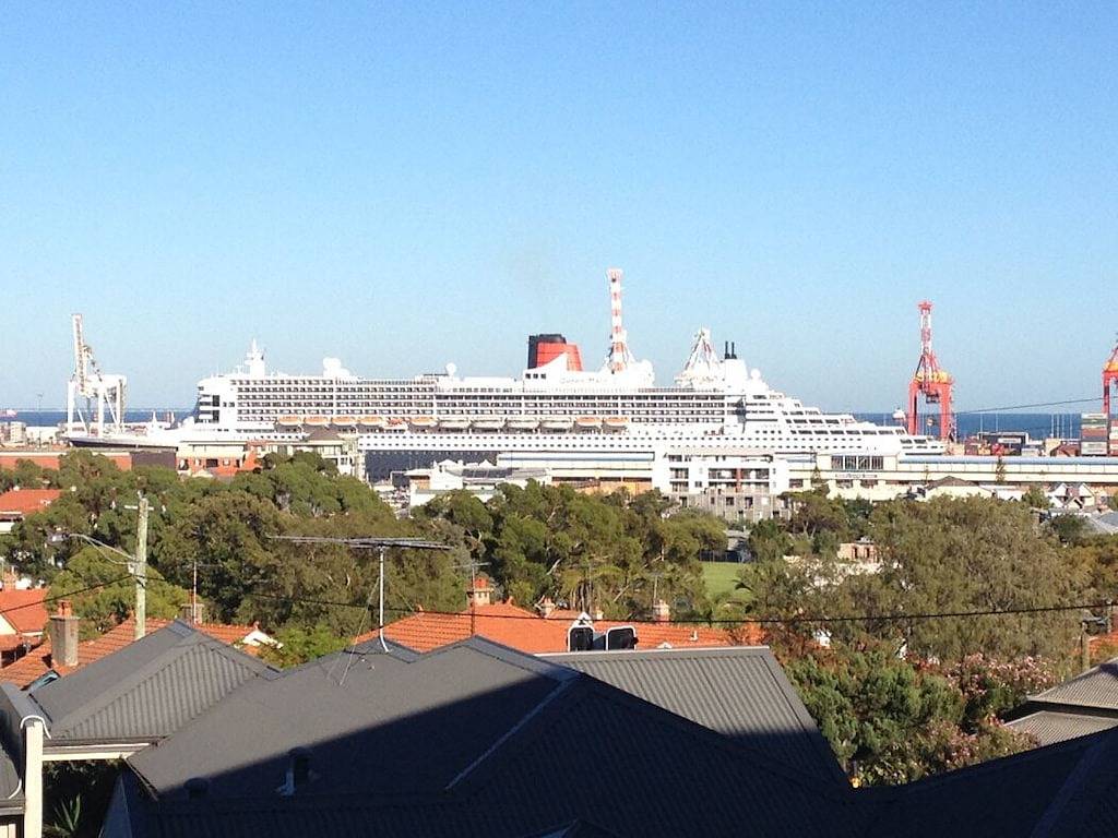 Ganze Wohnung, First floor good value budget accommodation for up to 4 people. in Fremantle, Perth