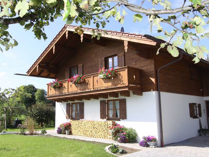 Ferienwohnung für 4 Personen, mit Garten und Ausblick sowie Balkon in Gmund