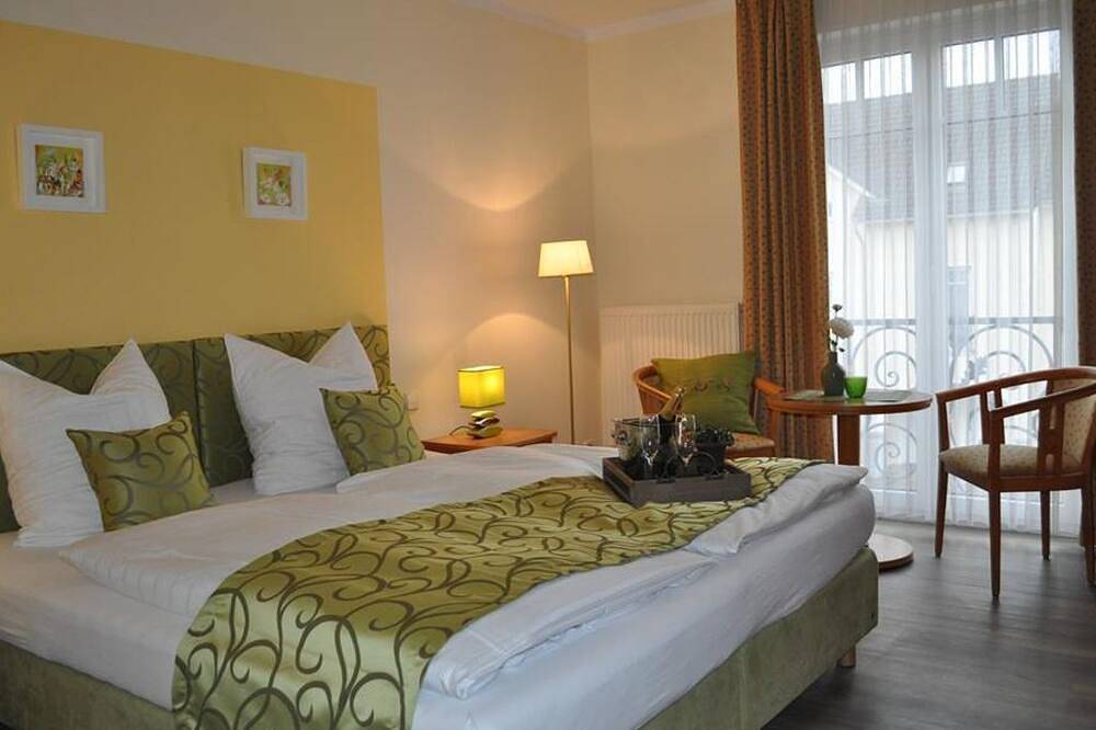 Doppelzimmer Basic, Nichtraucher - Landhotel Gillenfelder Hof in Gillenfeld, Vulkaneifel