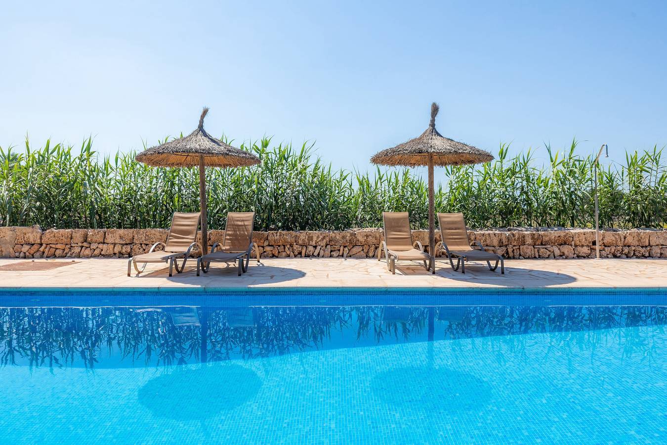 Agroturismo "Llevant" con Wi-Fi, terraza, piscina y jardín compartidos entre 5 propiedades in Llucmajor, South Majorca