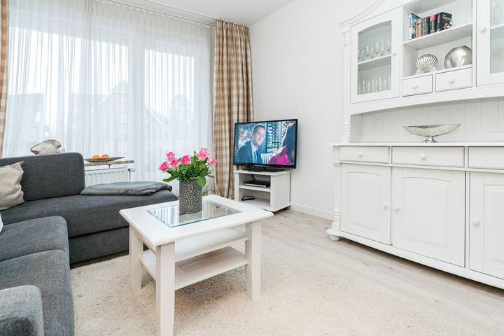 Ganze Wohnung, Moderne Ferienwohnung mit Sauna und beheiztem Innen-Pool in Westerland in Westerland, Sylt (Gemeinde)