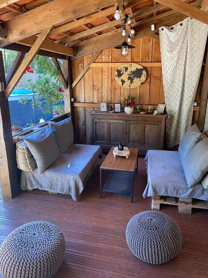 Gîte pour 4 personnes, avec bassin pour enfant et vue ainsi que jardin et piscine à Berbiguières - 3