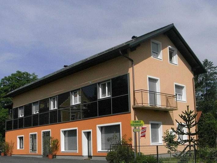 Ferienhaus für 3 Personen, mit Terrasse und Garten
