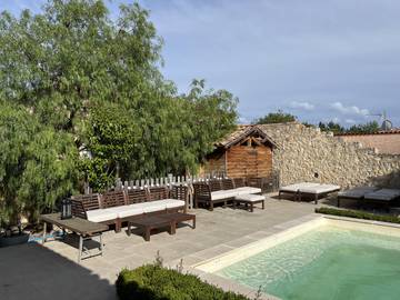 Gîte pour 9 personnes, avec terrasse ainsi que jardin et piscine à Paulhan (Hérault)