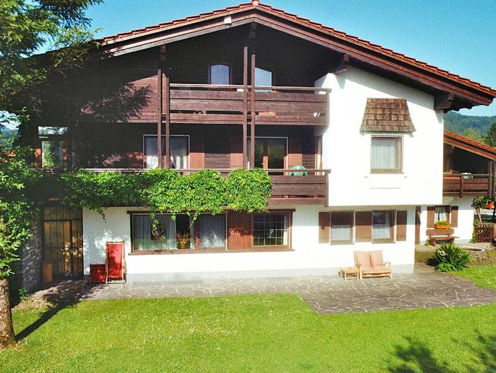 Ferienwohnung für 4 Personen, mit Balkon und Terrasse sowie Garten in Inzell