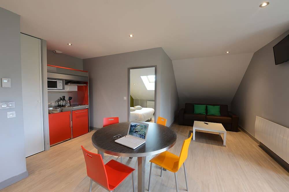 Appartement entier, Résidence Appart’en ville Appartement 6 personnes in Alleuze, Région de Saint-Flour