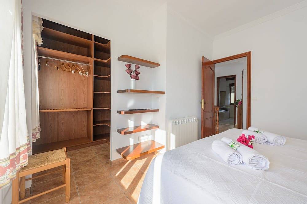 Can Pep, large Ibizan villa with private pool and Bbq. in Ibiza (Municipality), South Ibiza