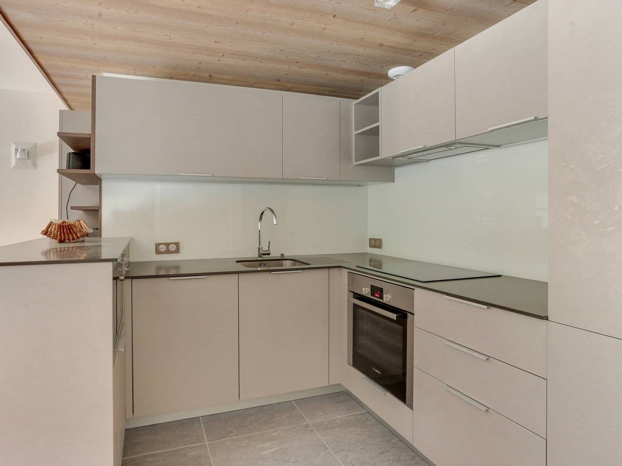 Appartement entier, Magnifique appartement 3 pièces à Méribel centre proche des pistes, avec parking et Wifi in Méribel, Les Allues